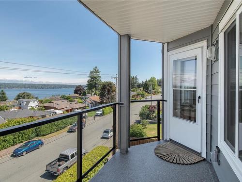 4G-690 Colwyn St, Campbell River, BC - Outdoor With Body Of Water With Balcony With View With Exterior