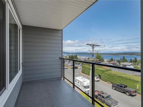 4G-690 Colwyn St, Campbell River, BC - Outdoor With Body Of Water With Balcony With View With Exterior