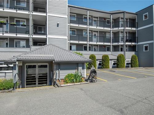 4G-690 Colwyn St, Campbell River, BC - Outdoor With Balcony With Facade