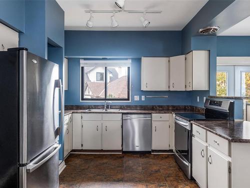 1362 Dallas Rd, Victoria, BC - Indoor Photo Showing Kitchen