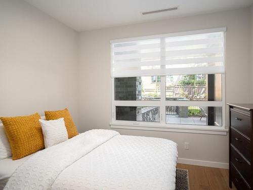 101-1201 Fort St, Victoria, BC - Indoor Photo Showing Bedroom