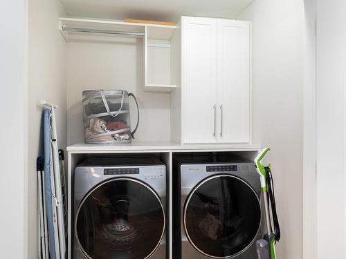 101-1201 Fort St, Victoria, BC - Indoor Photo Showing Laundry Room