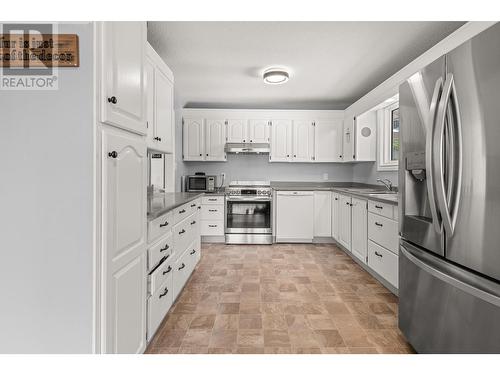 6462 Haven Street, Oliver, BC - Indoor Photo Showing Kitchen