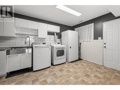 6462 Haven Street, Oliver, BC - Indoor Photo Showing Laundry Room