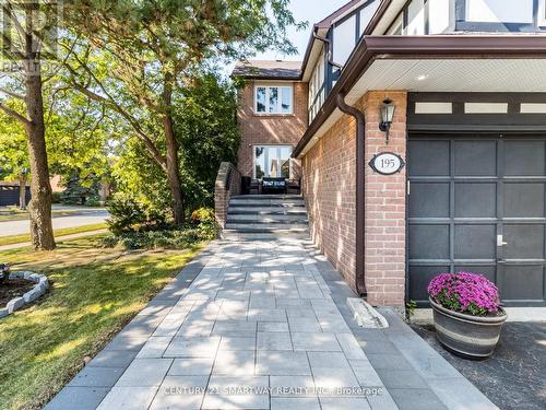 195 Romain Crescent, Oakville, ON - Outdoor