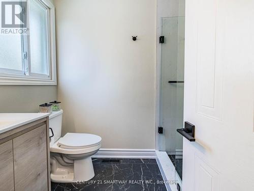 195 Romain Crescent, Oakville, ON - Indoor Photo Showing Bathroom