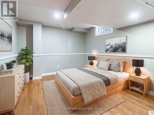 195 Romain Crescent, Oakville, ON - Indoor Photo Showing Bedroom