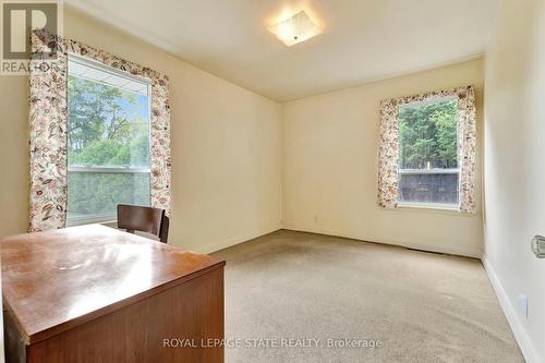 8365 Twenty Road, Hamilton, ON - Indoor Photo Showing Other Room