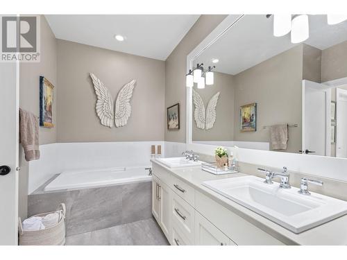 4000 Trails Place Unit# 141, Peachland, BC - Indoor Photo Showing Bathroom