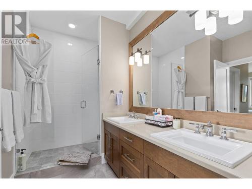 4000 Trails Place Unit# 141, Peachland, BC - Indoor Photo Showing Bathroom