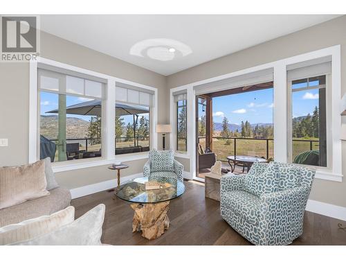 4000 Trails Place Unit# 141, Peachland, BC - Indoor Photo Showing Living Room