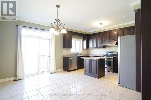 1178 Mctavish Drive, Newmarket, ON - Indoor Photo Showing Kitchen