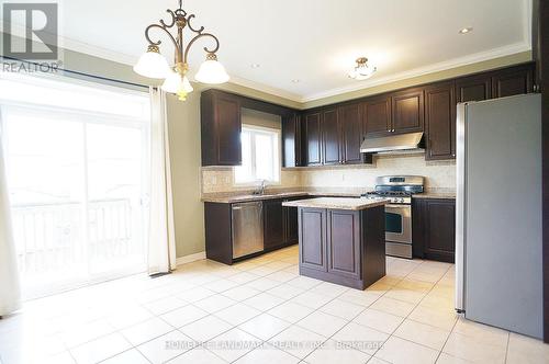 1178 Mctavish Drive, Newmarket, ON - Indoor Photo Showing Kitchen