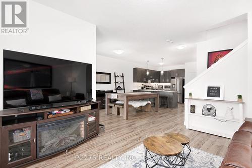 17 - 3046 Springmeadow Road, London, ON - Indoor Photo Showing Living Room