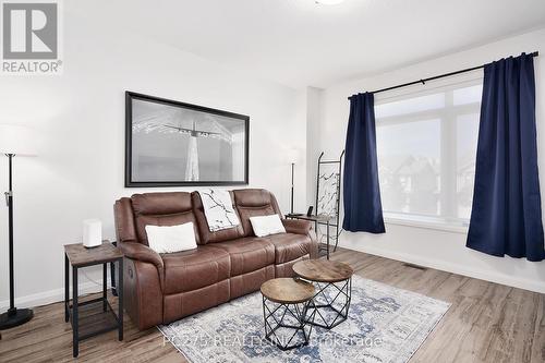 17 - 3046 Springmeadow Road, London, ON - Indoor Photo Showing Living Room