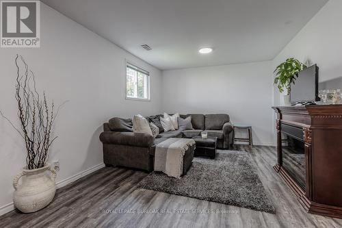 119 Duncombe Road, Norfolk, ON - Indoor Photo Showing Living Room