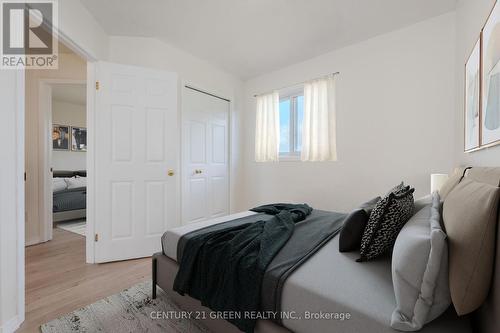 382 Wake Robin Crescent, Kitchener, ON - Indoor Photo Showing Bedroom