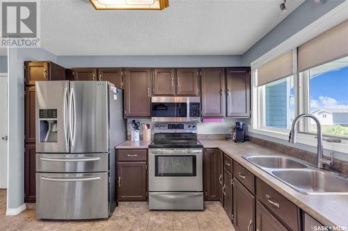 110 Elgin Street, Viscount, SK - Indoor Photo Showing Kitchen With Stainless Steel Kitchen With Double Sink