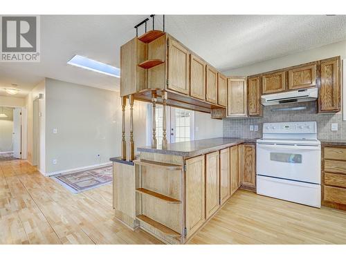 17017 Snow Avenue Unit# 1, Summerland, BC - Indoor Photo Showing Kitchen