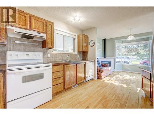 17017 Snow Avenue Unit# 1, Summerland, BC - Indoor Photo Showing Kitchen With Double Sink