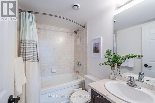 3611 - 30 Grand Trunk Crescent, Toronto, ON - Indoor Photo Showing Bathroom