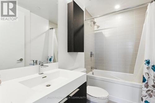 709 - 3100 Keele Street, Toronto, ON - Indoor Photo Showing Bathroom