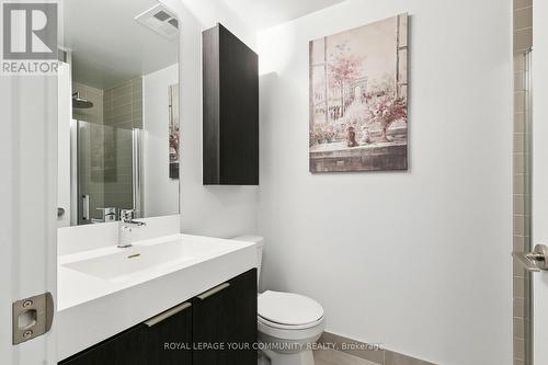 709 - 3100 Keele Street, Toronto, ON - Indoor Photo Showing Bathroom