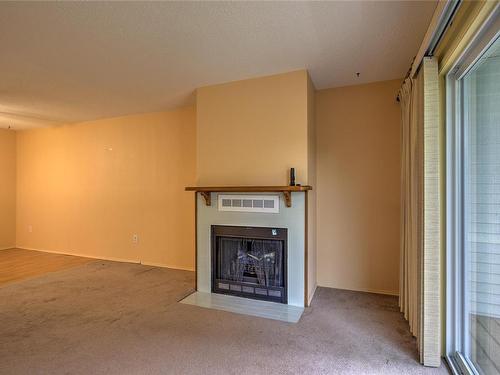 202-9942 Daniel St, Chemainus, BC - Indoor With Fireplace