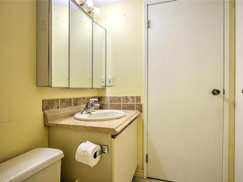 202-9942 Daniel St, Chemainus, BC - Indoor Photo Showing Bathroom