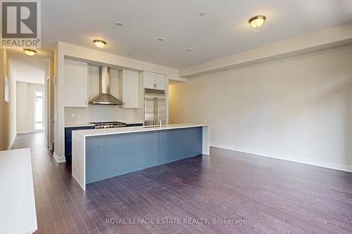 27 Ingersoll Lane, Richmond Hill, ON - Indoor Photo Showing Kitchen