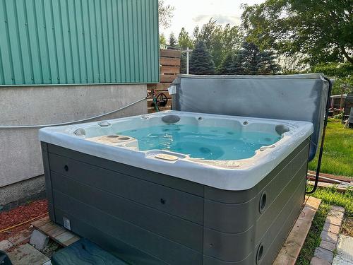 Hot tub - 821 Rue José, Wickham, QC - Outdoor