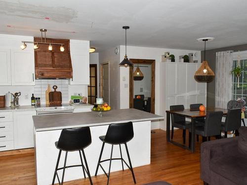 Kitchen - 821 Rue José, Wickham, QC - Indoor Photo Showing Other Room