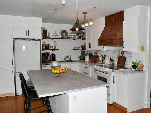 Kitchen - 821 Rue José, Wickham, QC - Indoor Photo Showing Kitchen