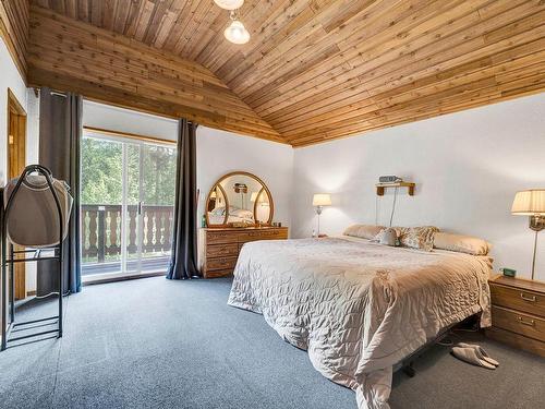 5305 Clearwater Valley Rd, Clearwater, BC - Indoor Photo Showing Bedroom