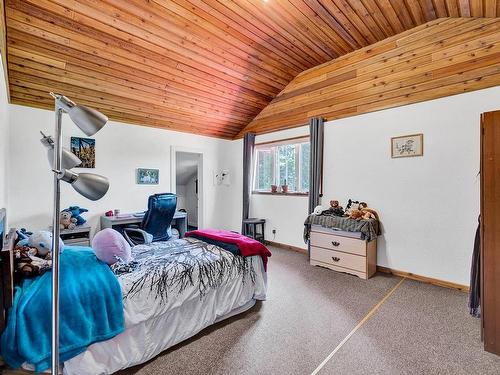 5305 Clearwater Valley Rd, Clearwater, BC - Indoor Photo Showing Bedroom