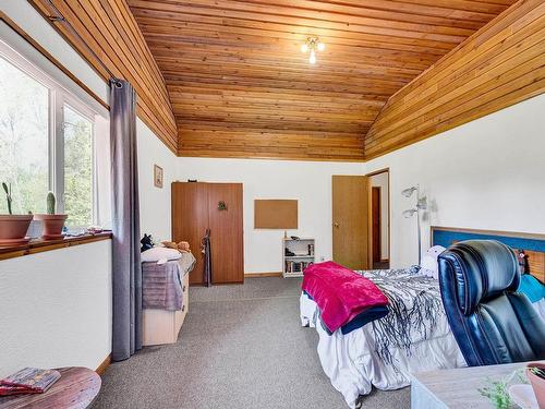 5305 Clearwater Valley Rd, Clearwater, BC - Indoor Photo Showing Bedroom