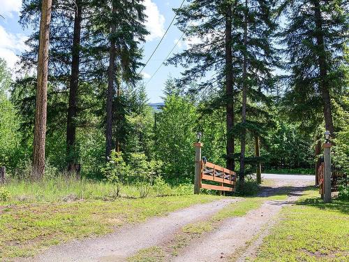 5305 Clearwater Valley Rd, Clearwater, BC - Outdoor