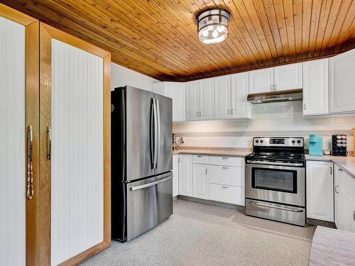 5305 Clearwater Valley Rd, Clearwater, BC - Indoor Photo Showing Kitchen