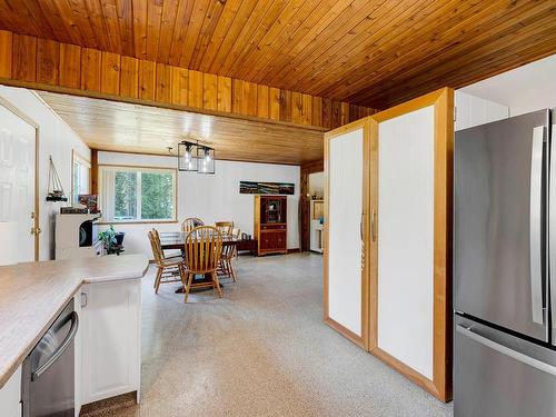 5305 Clearwater Valley Rd, Clearwater, BC - Indoor Photo Showing Kitchen