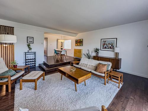 7-1555 Summit Drive, Kamloops, BC - Indoor Photo Showing Living Room