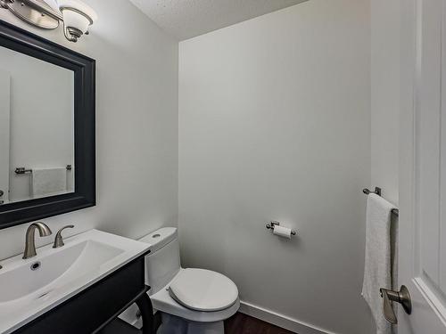 7-1555 Summit Drive, Kamloops, BC - Indoor Photo Showing Bathroom