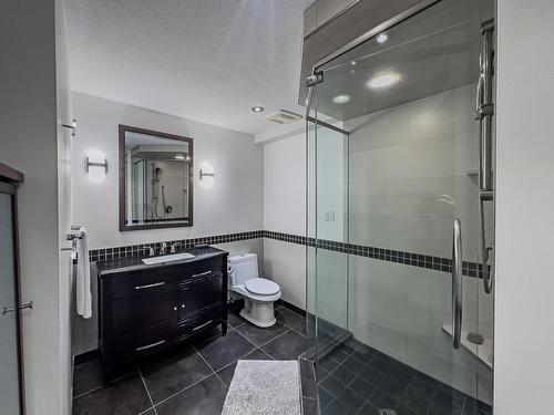 7-1555 Summit Drive, Kamloops, BC - Indoor Photo Showing Bathroom