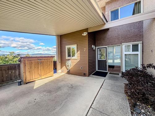 7-1555 Summit Drive, Kamloops, BC - Outdoor