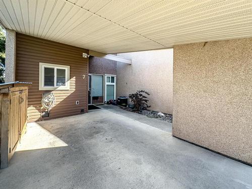 7-1555 Summit Drive, Kamloops, BC - Outdoor With Exterior