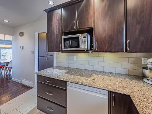 7-1555 Summit Drive, Kamloops, BC - Indoor Photo Showing Kitchen