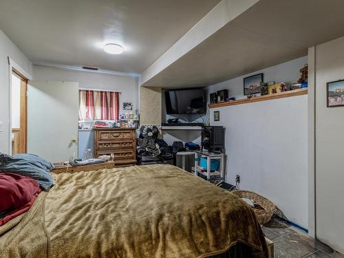 6777 Highway 24, Little Fort, BC - Indoor Photo Showing Bedroom