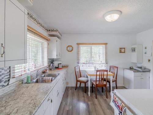 6777 Highway 24, Little Fort, BC - Indoor Photo Showing Kitchen With Double Sink