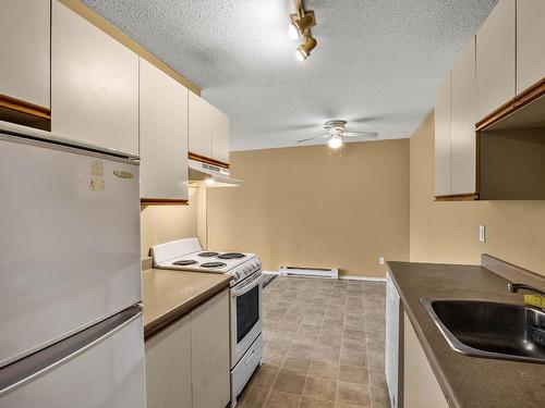 114-1760 Brunner Ave, Kamloops, BC - Indoor Photo Showing Kitchen