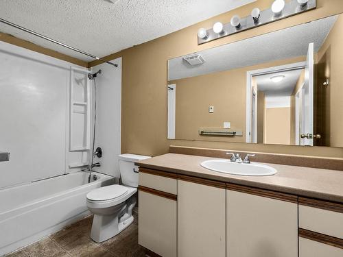 114-1760 Brunner Ave, Kamloops, BC - Indoor Photo Showing Bathroom