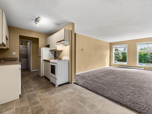 114-1760 Brunner Ave, Kamloops, BC - Indoor Photo Showing Kitchen